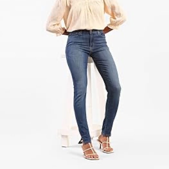 Levi's Denim - Levi's Sculpt Jeans in Dark Blue
